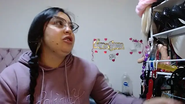 lanaqueen699 online show from April 10, 2026, 12:21 pm