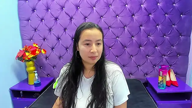 Snapshot of NaomyPrinces chatting on April 29, 2026, 1:59 pm NaomyPrinces online show from April 29, 2026, 1:59 pm