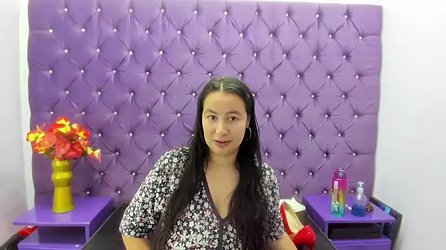Snapshot of NaomyPrinces chatting on May 4, 2026, 2:02 pm NaomyPrinces online show from May 4, 2026, 2:02 pm