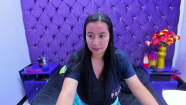 Snapshot of NaomyPrinces chatting on May 9, 2026, 2:11 pm NaomyPrinces online show from May 9, 2026, 2:11 pm