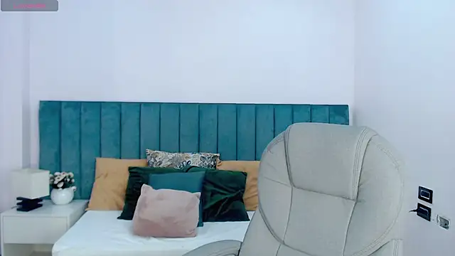 april bunnyy online show from March 13, 2026, 9:10 pm