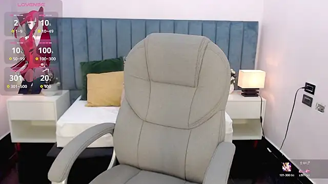 april bunnyy online show from March 19, 2026, 7:29 pm