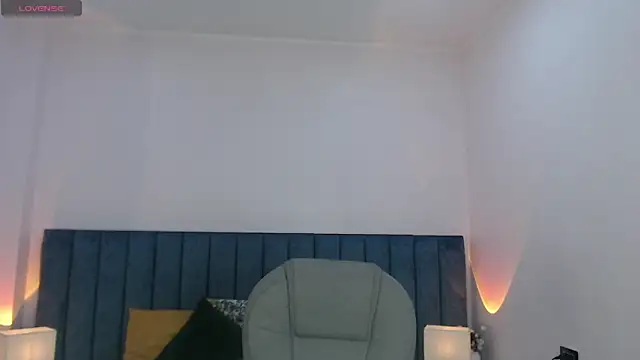 Snapshot of april_bunnyy chatting on April 21, 2026, 1:42 am april bunnyy online show from April 21, 2026, 1:42 am