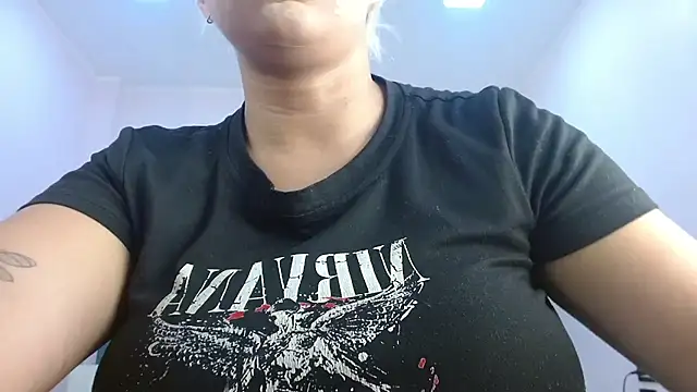april bunnyy online show from July 9, 2026, 8:57 pm