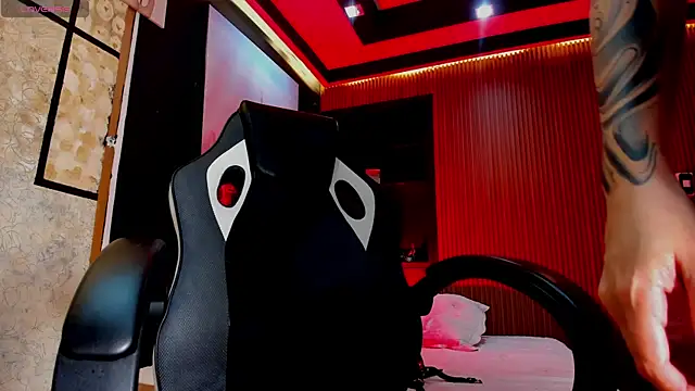 Melany Luv online show from November 20, 2025, 9:03 pm