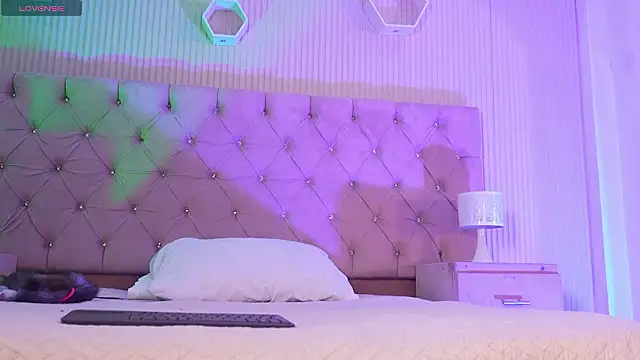 Snapshot of Melany_Luv chatting on January 31, 2026, 8:40 pm Melany Luv online show from January 31, 2026, 8:40 pm