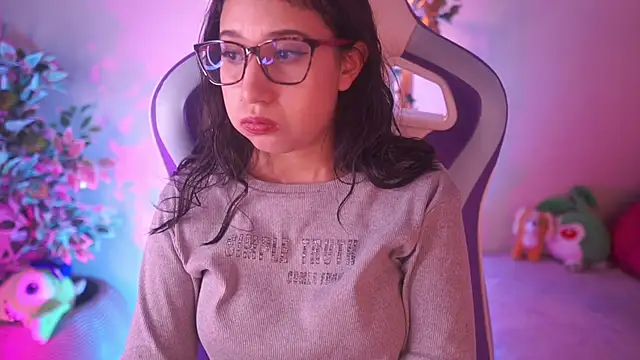 Snapshot of Sunny_flower_ chatting on February 17, 2026, 1:02 am Sunny flower online show from February 17, 2026, 1:02 am