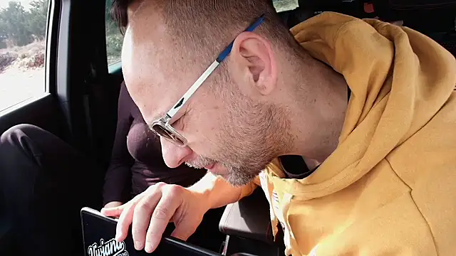 Snapshot of lullina1 chatting on February 9, 2026, 11:47 am lullina1 online show from February 9, 2026, 11:47 am