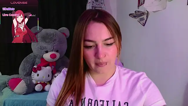 Snapshot of lucycherry__ chatting on November 20, 2025, 8:36 am lucycherry online show from November 20, 2025, 8:36 am