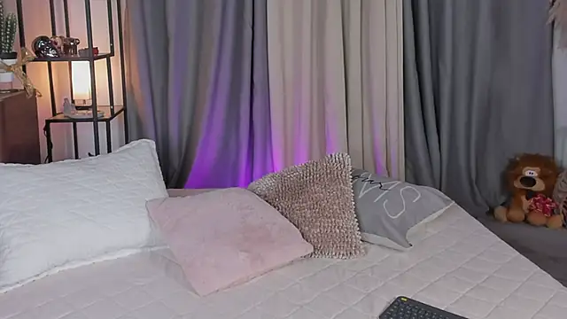 lynda west online show from November 15, 2025, 4:54 am