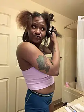 Snapshot of PrettyGal_Tingz chatting on March 9, 2025, 5:00 am PrettyGal Tingz online show from March 9, 2025, 5:00 am