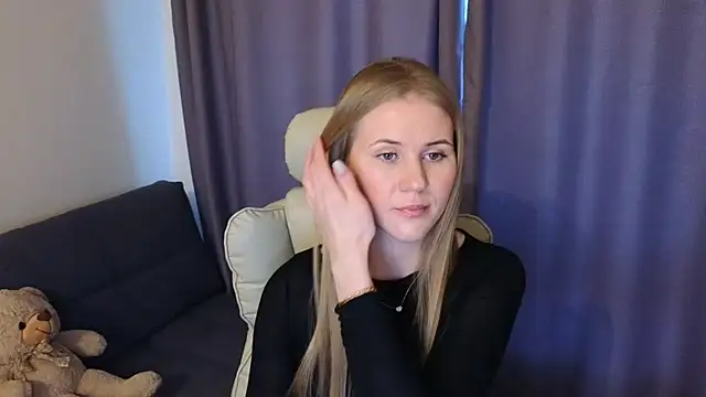 IsabelAllen online show from December 3, 2024, 9:44 am