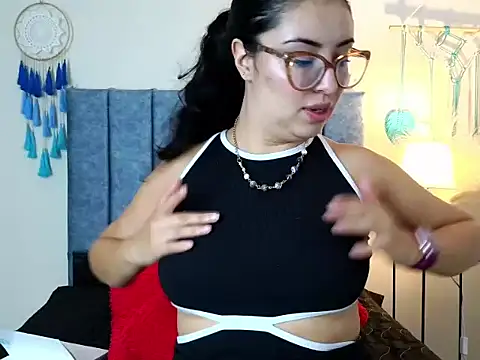 EvoletFMK online show from September 26, 2025, 5:39 pm