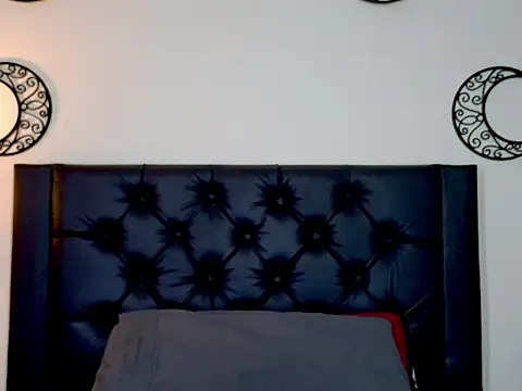 EvoletFMK online show from October 6, 2025, 5:32 pm