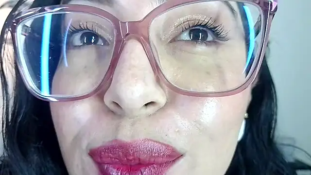 EvoletFMK online show from November 13, 2025, 6:29 pm