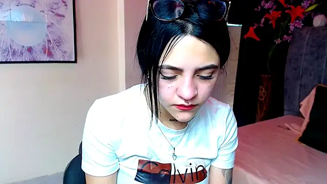 Violettasquirt online show from November 29, 2025, 2:09 pm