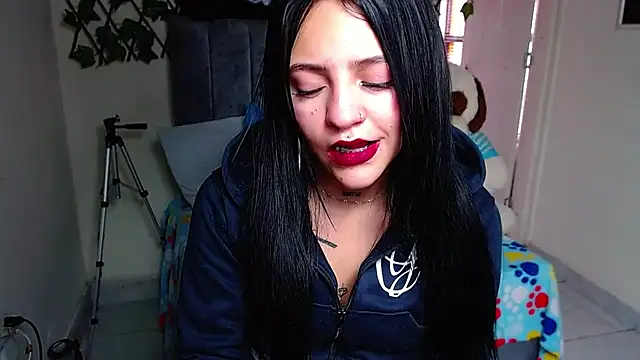 Snapshot of Violettasquirt chatting on July 8, 2026, 1:48 pm Violettasquirt online show from July 8, 2026, 1:48 pm