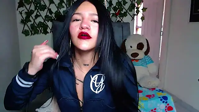 Snapshot of Violettasquirt chatting on July 9, 2026, 1:37 pm Violettasquirt online show from July 9, 2026, 1:37 pm