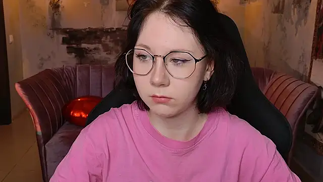 Snapshot of NancyMartinez chatting on October 16, 2025, 9:10 am NancyMartinez online show from October 16, 2025, 9:10 am