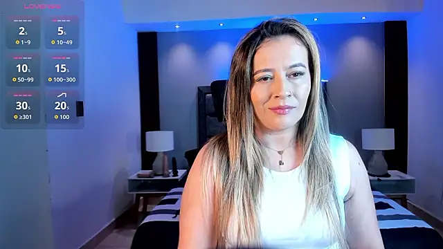 Snapshot of Susann_Ross chatting on February 7, 2026, 10:52 am Susann Ross online show from February 7, 2026, 10:52 am