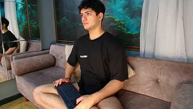 Snapshot of Mark_Evans1_ chatting on February 13, 2025, 1:50 am Mark Evans1 online show from February 13, 2025, 1:50 am