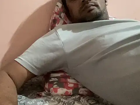 Snapshot of NiceBoy9099 chatting on November 6, 2025, 5:47 pm NiceBoy9099 online show from November 6, 2025, 5:47 pm