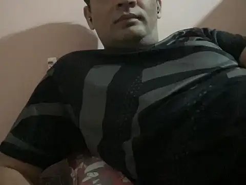 Snapshot of NiceBoy9099 chatting on November 16, 2025, 5:51 pm NiceBoy9099 online show from November 16, 2025, 5:51 pm