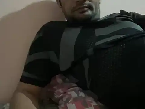 Snapshot of NiceBoy9099 chatting on January 14, 2026, 5:07 pm NiceBoy9099 online show from January 14, 2026, 5:07 pm