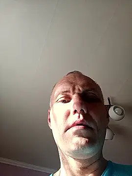 Pineapple04 online show from September 27, 2025, 5:12 am