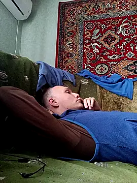 Pineapple04 online show from October 6, 2025, 6:44 am