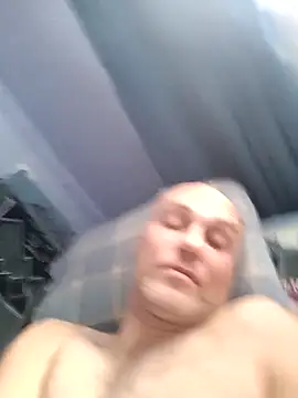 Pineapple04 online show from November 29, 2025, 7:11 am