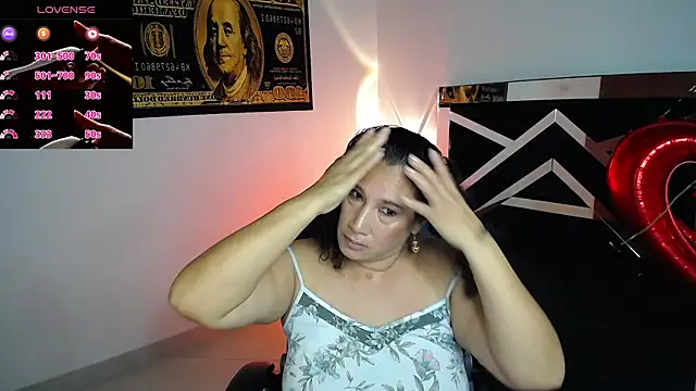 Snapshot of sussy_lee_ chatting on February 19, 2025, 7:38 pm sussy lee online show from February 19, 2025, 7:38 pm