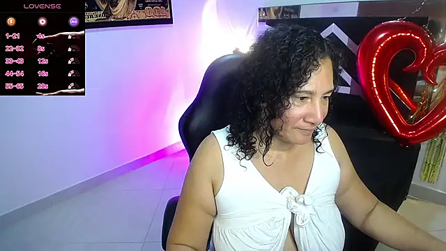 Snapshot of sussy_lee_ chatting on February 21, 2025, 10:37 pm sussy lee online show from February 21, 2025, 10:37 pm