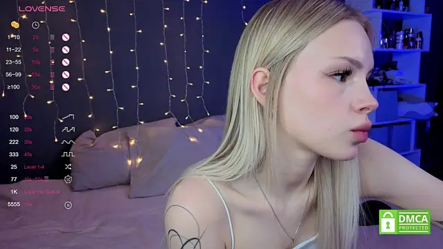 aneta alisha online show from November 17, 2025, 1:17 pm