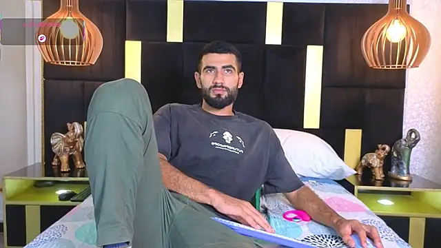 Ethan  Walker online show from November 24, 2025, 7:13 pm