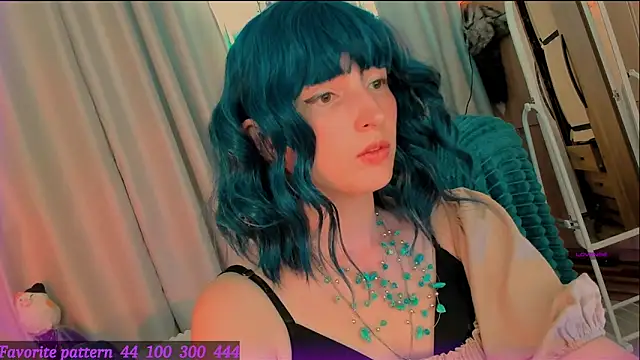 Toxic Ellies online show from May 10, 2026, 3:17 pm