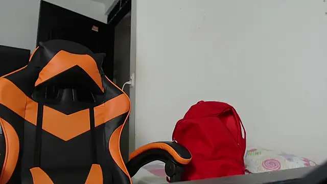 ADAM HOT online show from December 18, 2025, 12:27 am