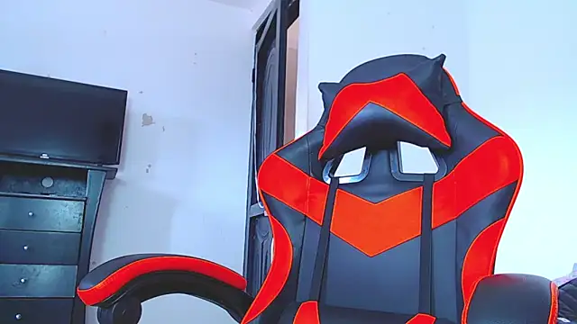 ADAM HOT online show from December 21, 2025, 3:52 pm