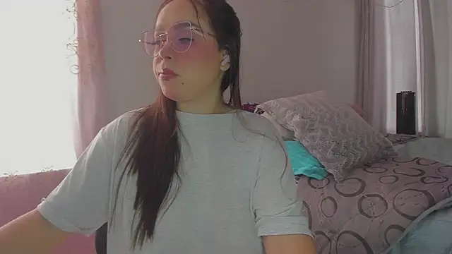 HARLEYNAPIER online show from April 27, 2026, 7:45 pm