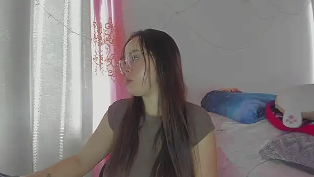 HARLEYNAPIER online show from May 31, 2026, 9:05 pm