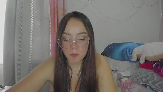 HARLEYNAPIER online show from June 2, 2026, 9:50 pm