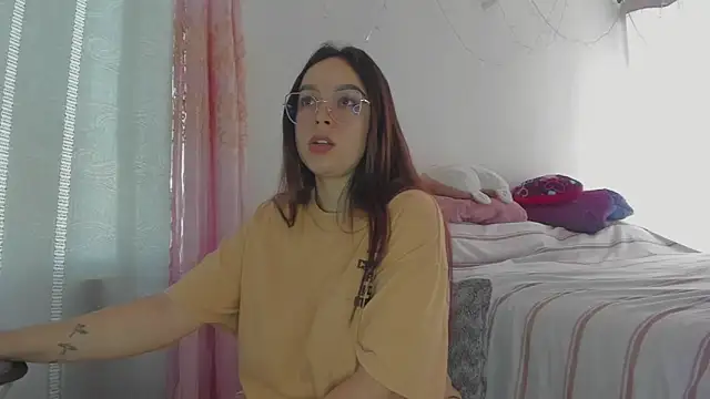 HARLEYNAPIER online show from July 29, 2026, 3:32 pm