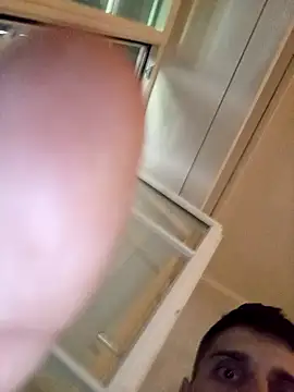 Xtremem00d online show from September 18, 2025, 12:29 pm