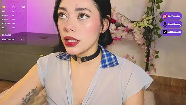 Snapshot of Soffimoon_ chatting on October 11, 2025, 2:33 am Soffimoon online show from October 11, 2025, 2:33 am