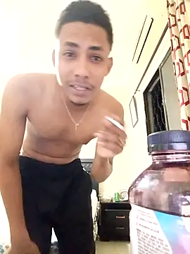 Snapshot of HomeTrypsin chatting on March 4, 2026, 4:40 am HomeTrypsin online show from March 4, 2026, 4:40 am