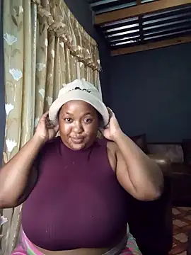 Snapshot of Missmoox24 chatting on February 4, 2026, 10:47 pm Missmoox24 online show from February 4, 2026, 10:47 pm