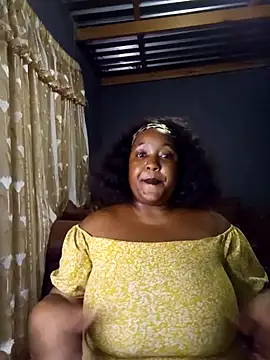 Snapshot of Missmoox24 chatting on February 13, 2026, 11:12 pm Missmoox24 online show from February 13, 2026, 11:12 pm