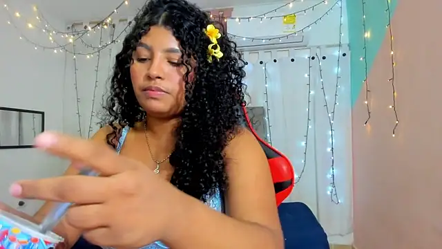 Snapshot of valentina_0_ chatting on February 8, 2025, 9:35 am valentina 0 online show from February 8, 2025, 9:35 am