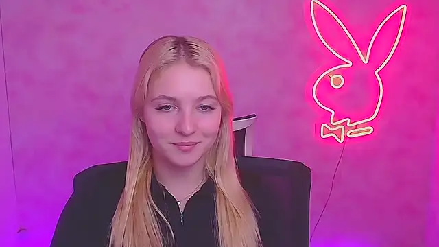 Snapshot of Milka_kiss_ chatting on February 1, 2025, 3:50 pm Milka kiss online show from February 1, 2025, 3:50 pm