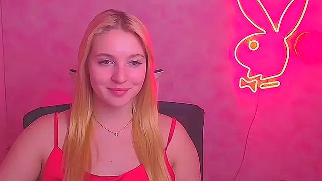 Snapshot of Milka_kiss_ chatting on February 17, 2025, 3:42 pm Milka kiss online show from February 17, 2025, 3:42 pm